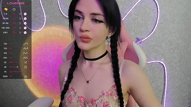 Molly Crystall online show from 26, 6, 2026