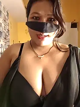 Snapshot of Radhikadavi879 chatting on 11, 9, 2025 Radhikadavi879 online show from 11, 9, 2025