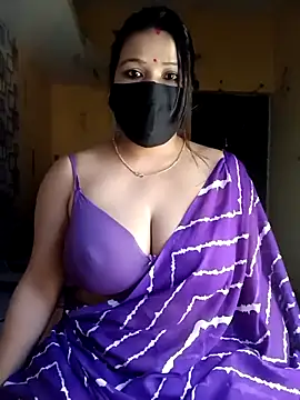 Snapshot of Radhikadavi879 chatting on 25, 9, 2025 Radhikadavi879 online show from 25, 9, 2025