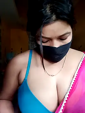 Snapshot of Radhikadavi879 chatting on 26, 9, 2025 Radhikadavi879 online show from 26, 9, 2025