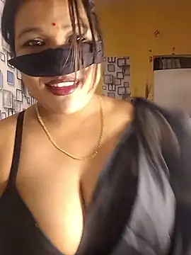 Snapshot of Radhikadavi879 chatting on 30, 9, 2025 Radhikadavi879 online show from 30, 9, 2025