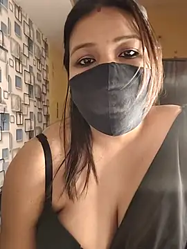 Snapshot of Radhikadavi879 chatting on 8, 10, 2025 Radhikadavi879 online show from 8, 10, 2025