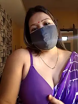 Snapshot of Radhikadavi879 chatting on 10, 10, 2025 Radhikadavi879 online show from 10, 10, 2025