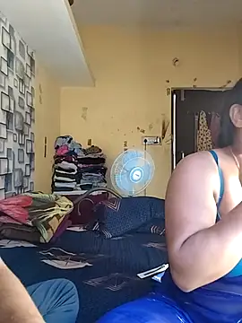 Snapshot of Radhikadavi879 chatting on 19, 10, 2025 Radhikadavi879 online show from 19, 10, 2025