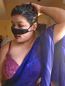 Snapshot of Radhikadavi879 chatting on 22, 10, 2025 Radhikadavi879 online show from 22, 10, 2025