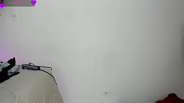 Snapshot of JulietaKane chatting on 7, 7, 2026 JulietaKane online show from 7, 7, 2026