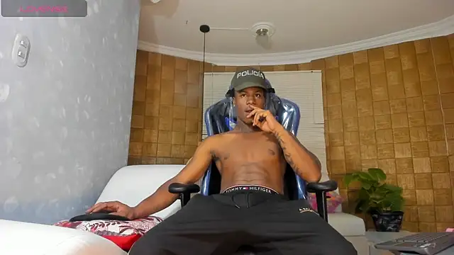 Snapshot of TOWERS21_ chatting on 17, 1, 2025 TOWERS21 online show from 17, 1, 2025