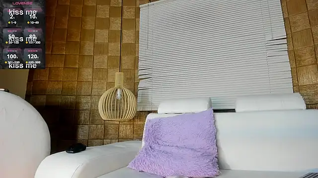 Snapshot of TOWERS21_ chatting on 21, 1, 2025 TOWERS21 online show from 21, 1, 2025