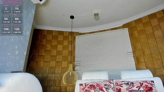 Snapshot of TOWERS21_ chatting on 11, 2, 2025 TOWERS21 online show from 11, 2, 2025