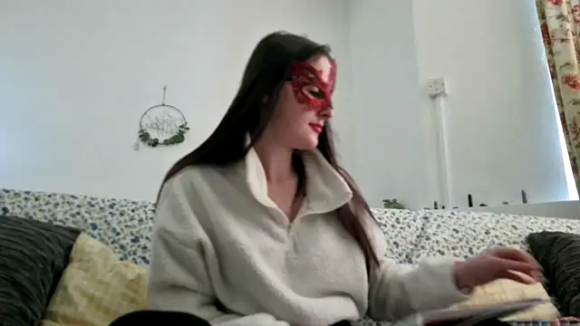 LexiSnowUK online show from 4, 12, 2025