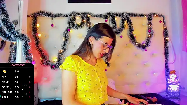  jade white  online show from 23, 12, 2024