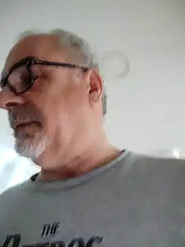 Satiro Sevilla online show from 22, 3, 2025