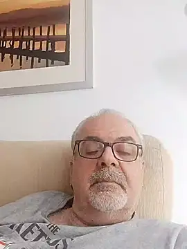 Satiro Sevilla online show from 22, 3, 2025