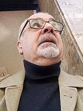 Satiro Sevilla online show from 23, 11, 2025