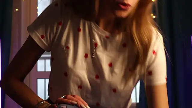 norakisses online show from 27, 12, 2024