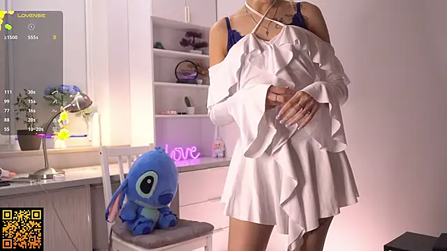 norakisses online show from 11, 11, 2025