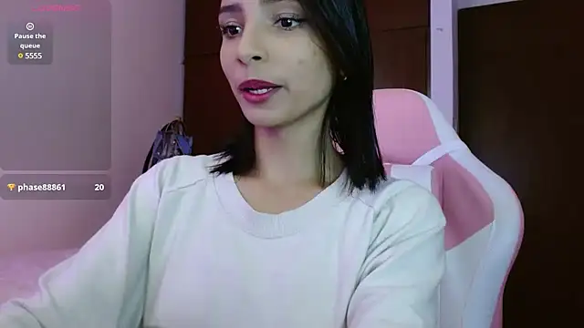 AnnitaSerna  online show from 4, 1, 2025