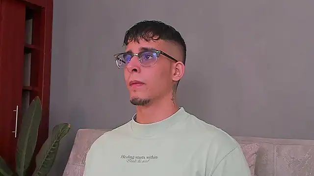 iamcamiloo  online show from 14, 12, 2024