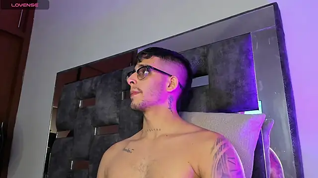 iamcamiloo  online show from 19, 3, 2025