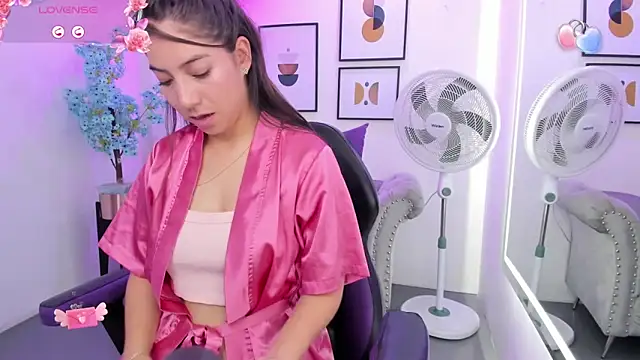 Ema louis  online show from 13, 2, 2025