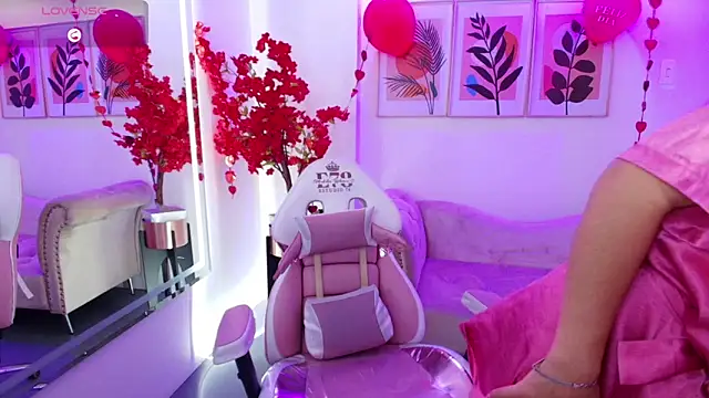 Ema louis  online show from 14, 2, 2026