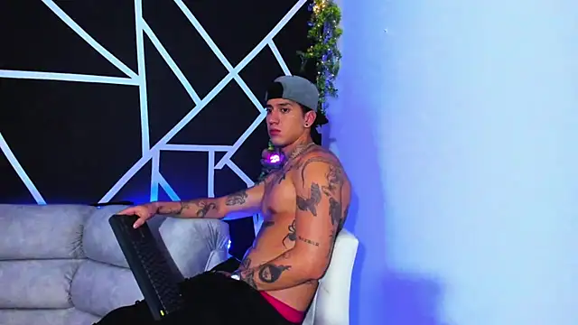 JUSTIN FULLER1 online show from 2, 2, 2025