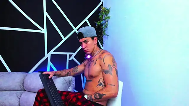 JUSTIN FULLER1 online show from 9, 2, 2025