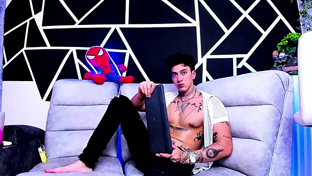 JUSTIN FULLER1 online show from 8, 3, 2025