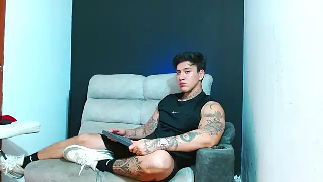 JUSTIN FULLER1 online show from 3, 8, 2026