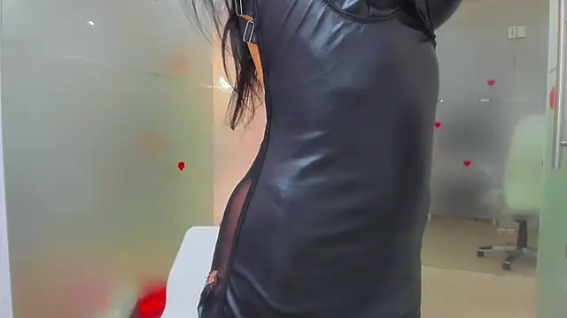 Queenrafaella online show from 5, 5, 2026