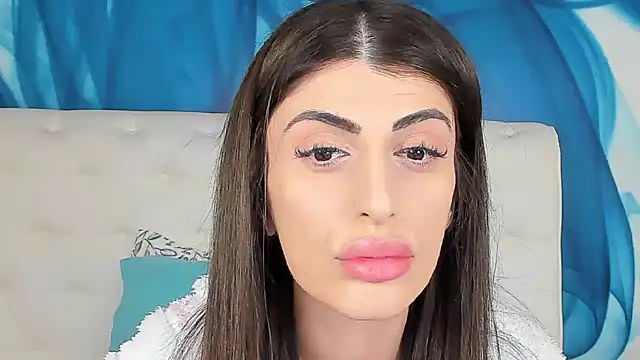 SkinnyDolly online show from 4, 3, 2026