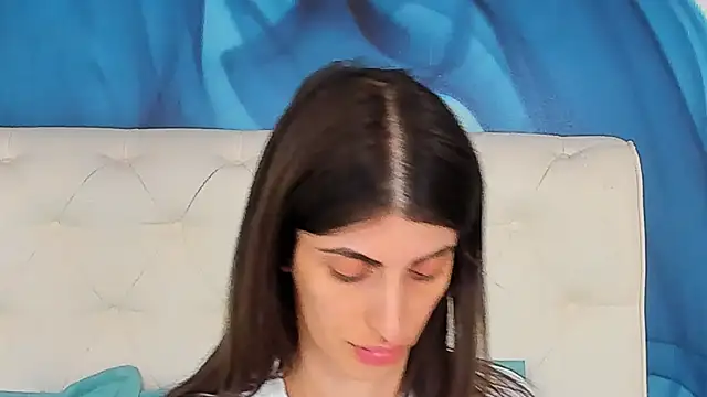 SkinnyDolly online show from 24, 7, 2026