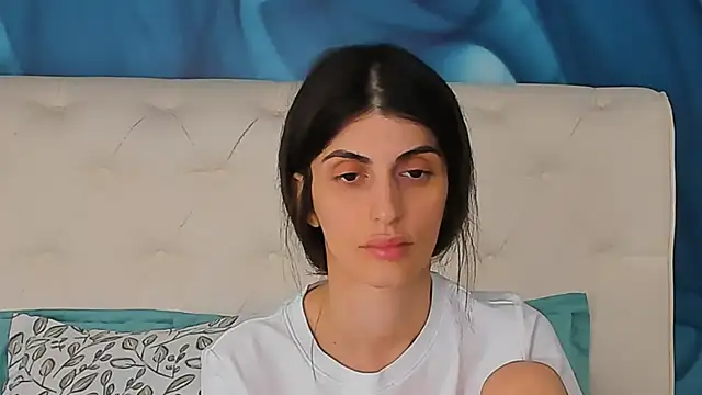 SkinnyDolly online show from 25, 7, 2026