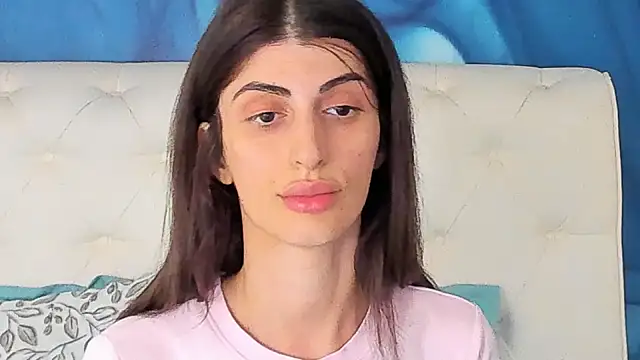 SkinnyDolly online show from 26, 7, 2026