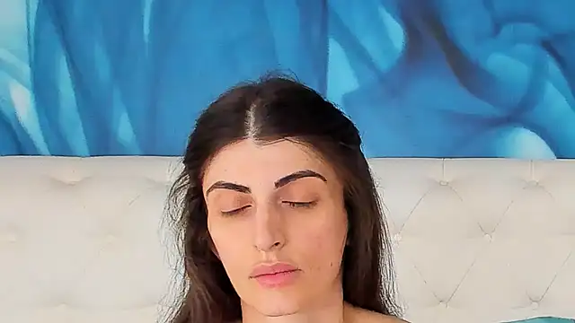SkinnyDolly online show from 29, 7, 2026
