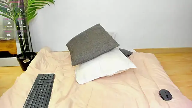 Abril Storm online show from 18, 2, 2025