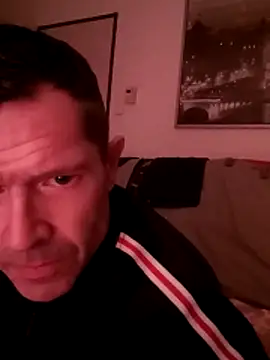 Snapshot of crems77 chatting on 5, 3, 2026 crems77 online show from 5, 3, 2026