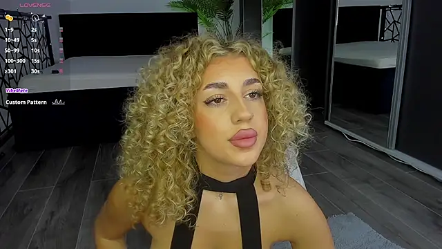 Snapshot of CurlyAnt0 chatting on 8, 1, 2026 CurlyAnt0 online show from 8, 1, 2026