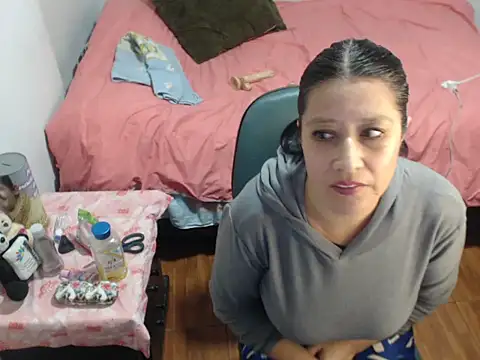 carolina linarez69 online show from 4, 11, 2025