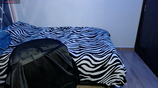 Amber Lovely online show from 7, 10, 2025