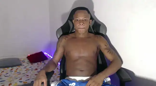 Snapshot of Alid_17 chatting on 12, 12, 2024 Alid 17 online show from 12, 12, 2024