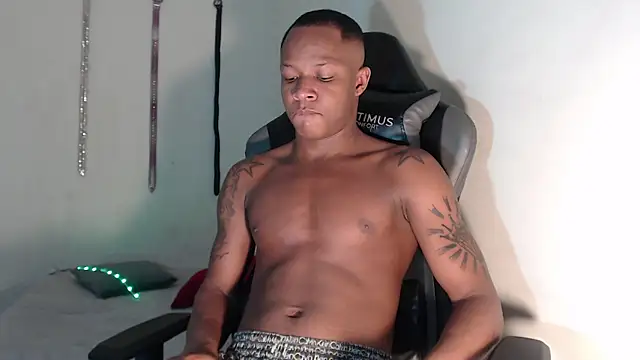 Snapshot of Alid_17 chatting on 14, 12, 2024 Alid 17 online show from 14, 12, 2024