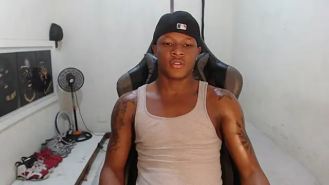 Snapshot of Alid_17 chatting on 19, 12, 2024 Alid 17 online show from 19, 12, 2024