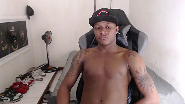 Snapshot of Alid_17 chatting on 24, 12, 2024 Alid 17 online show from 24, 12, 2024