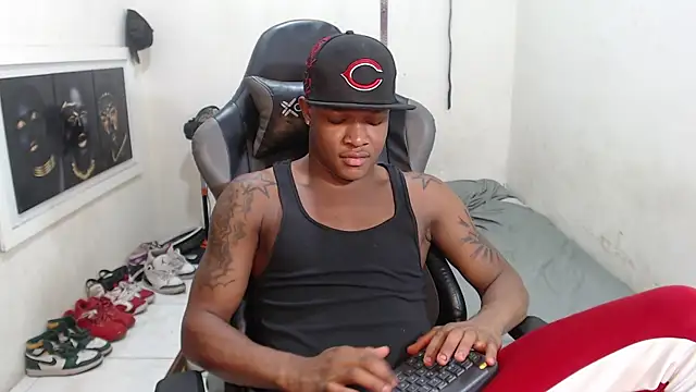 Snapshot of Alid_17 chatting on 24, 12, 2024 Alid 17 online show from 24, 12, 2024