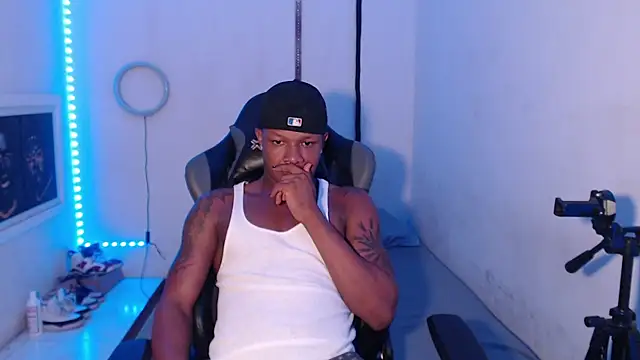 Snapshot of Alid_17 chatting on 4, 1, 2025 Alid 17 online show from 4, 1, 2025