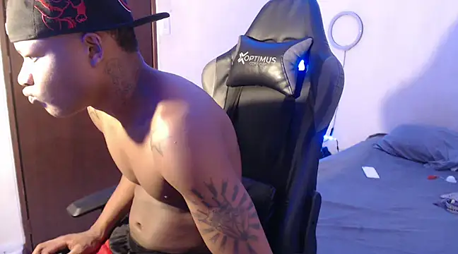 Snapshot of Alid_17 chatting on 19, 1, 2025 Alid 17 online show from 19, 1, 2025