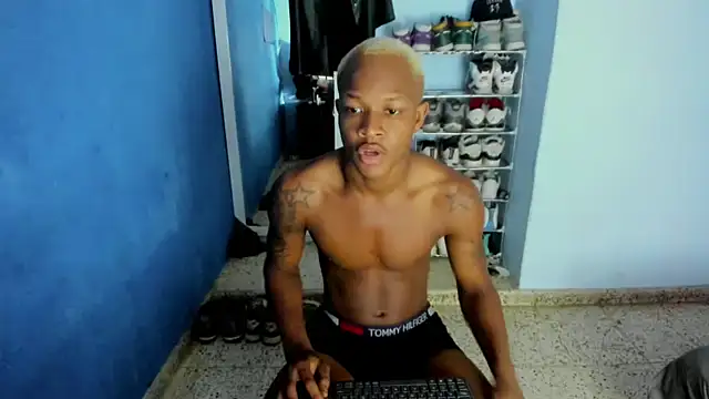 Snapshot of Alid_17 chatting on 30, 10, 2025 Alid 17 online show from 30, 10, 2025