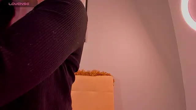 Snapshot of Sophiaa_sensual chatting on 15, 12, 2025 Sophiaa sensual online show from 15, 12, 2025