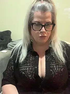 curvy-Ruby-Uk online show from 7, 1, 2025